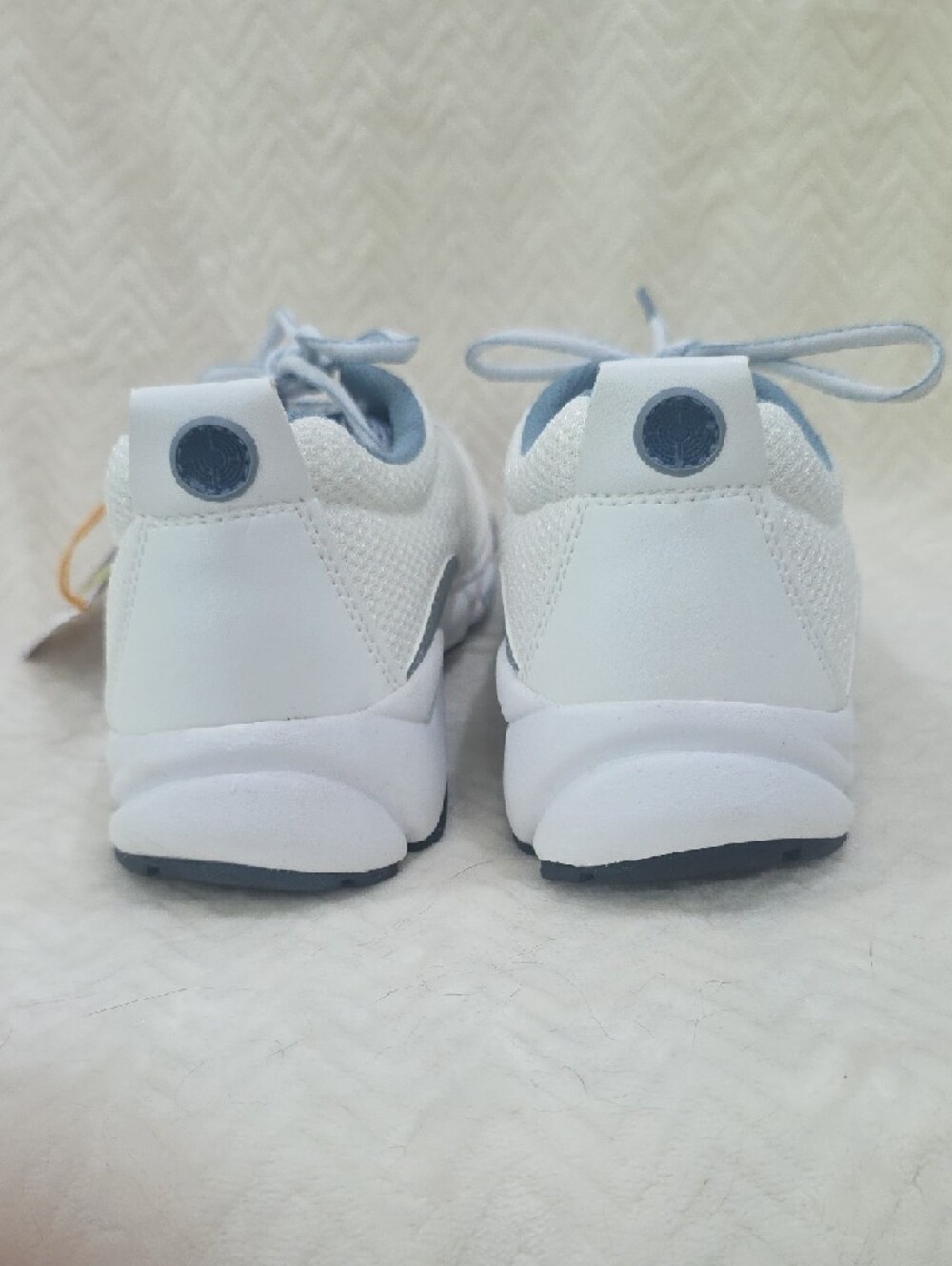 Vionic-Dr. Weil Light Grayish Blue & White Sneaker Style Orthopedic Walking Shoe - Picture 4 of 9